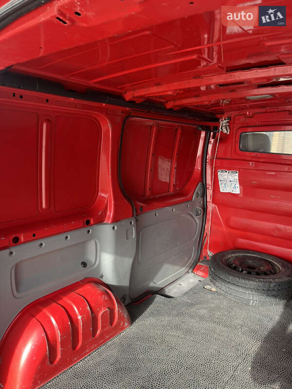 Вантажний фургон Renault Trafic 2009 в Володимирі