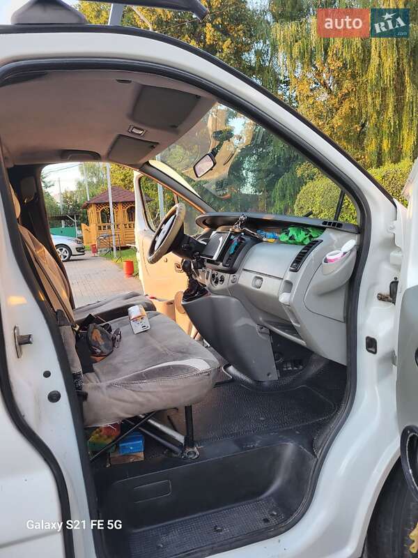 Минивэн Renault Trafic 2008 в Черновцах