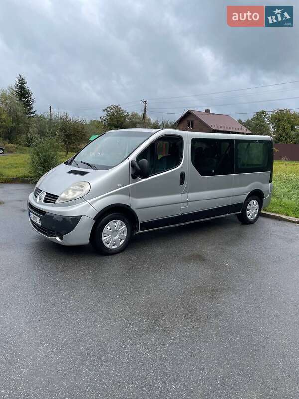 Минивэн Renault Trafic 2011 в Калуше