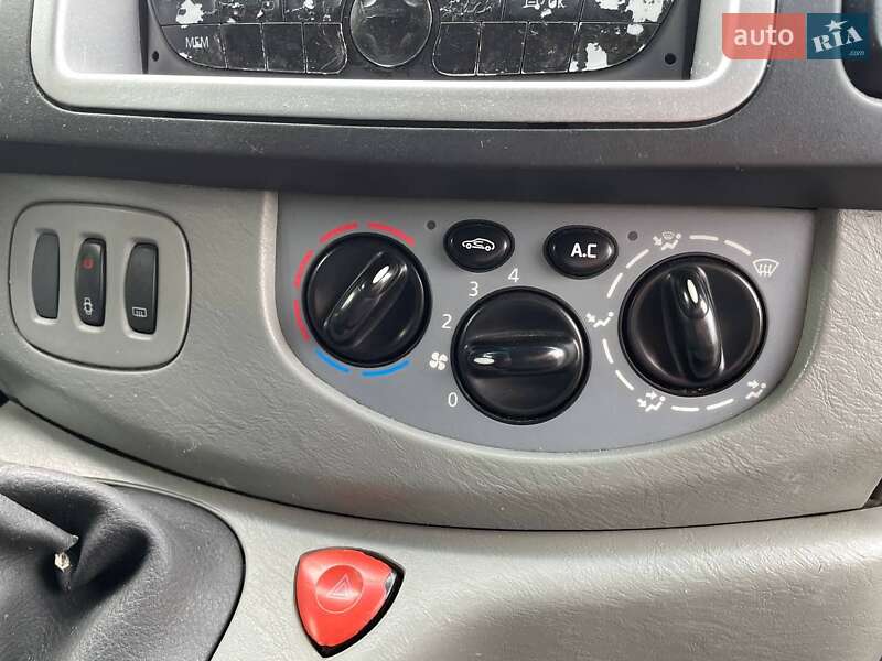 Минивэн Renault Trafic 2011 в Калуше