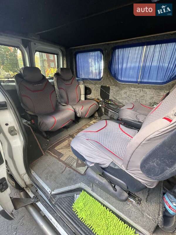 Мінівен Renault Trafic 2006 в Краснограді фото 5 Мінівен Renault Trafic 2006 в Краснограді