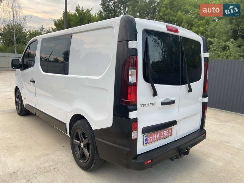Грузовой фургон Renault Trafic 2015 в Киеве