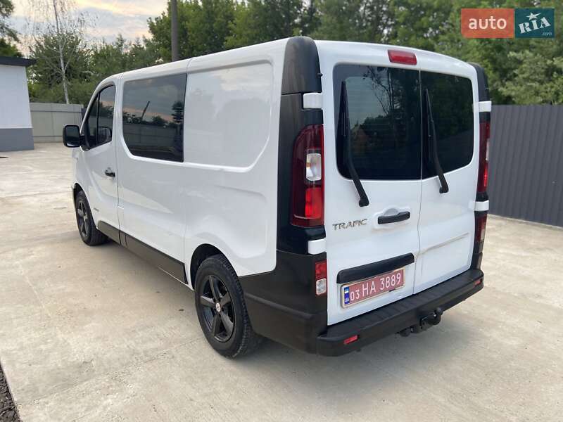 Грузовой фургон Renault Trafic 2015 в Киеве