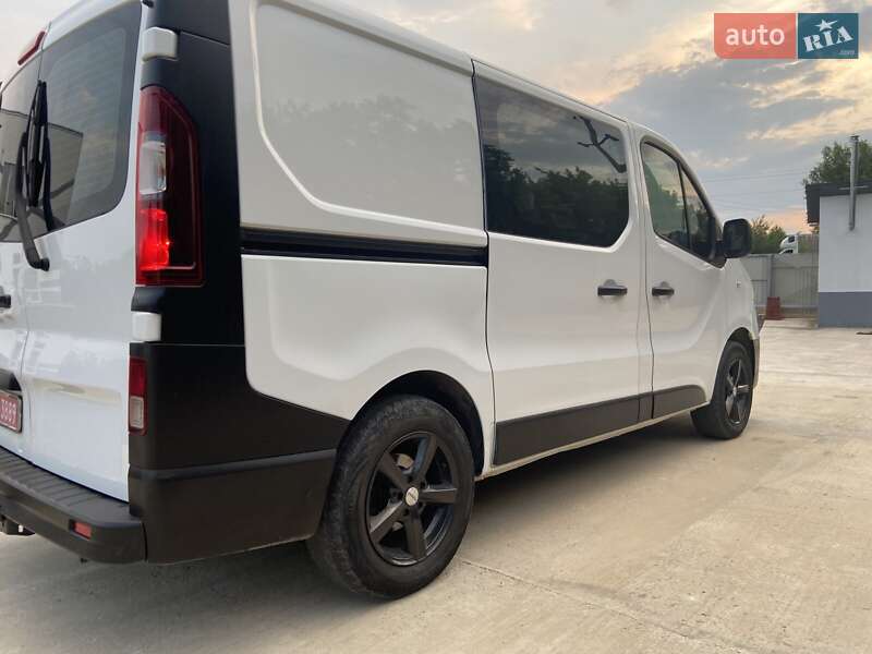 Грузовой фургон Renault Trafic 2015 в Киеве