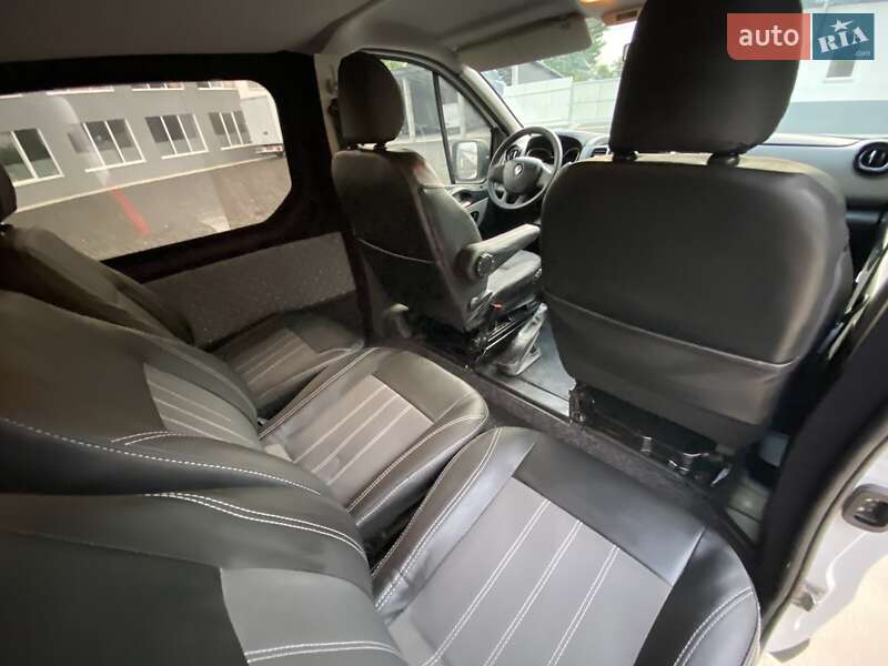 Грузовой фургон Renault Trafic 2015 в Киеве