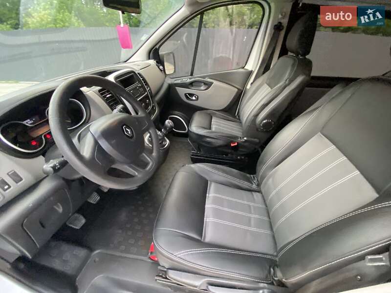 Грузовой фургон Renault Trafic 2015 в Киеве