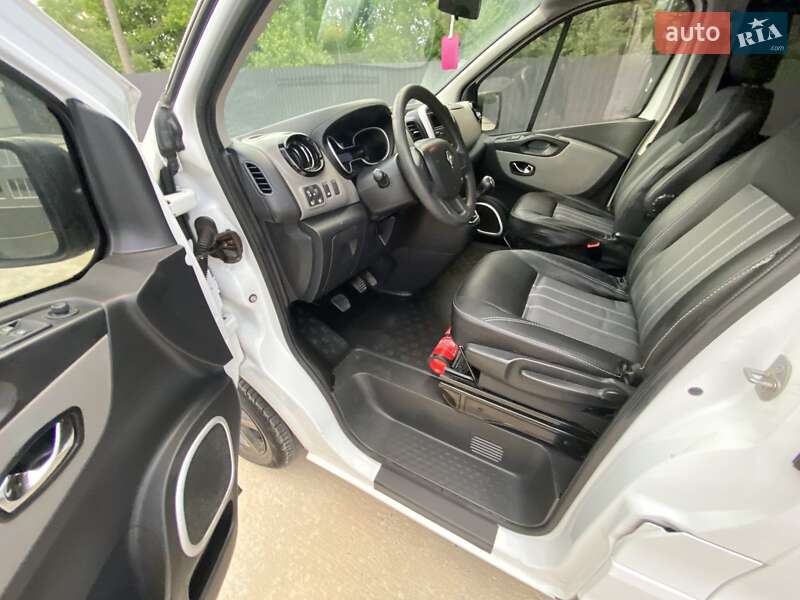 Грузовой фургон Renault Trafic 2015 в Киеве