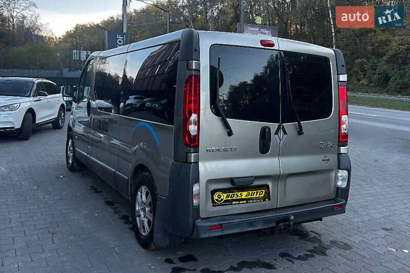 Минивэн Renault Trafic 2008 в Черновцах