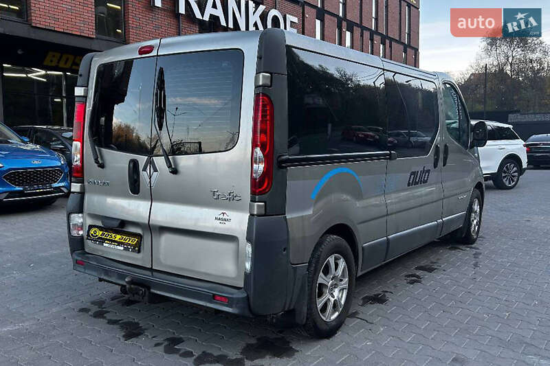 Минивэн Renault Trafic 2008 в Черновцах
