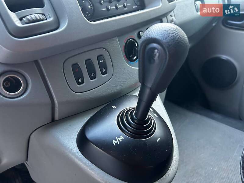 Минивэн Renault Trafic 2008 в Черновцах