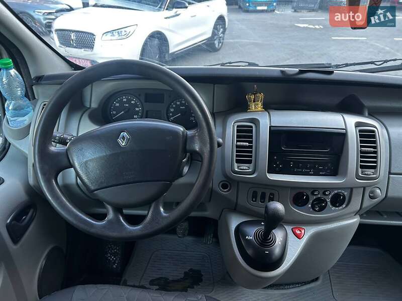 Минивэн Renault Trafic 2008 в Черновцах
