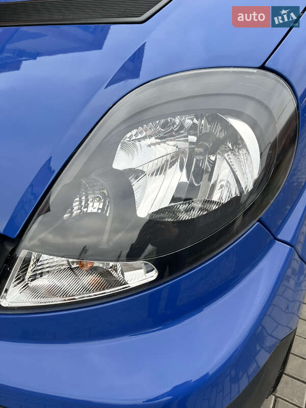 Микроавтобус грузовой (до 3,5т) Renault Trafic 2006 в Полонном фото 11 Микроавтобус грузовой (до 3,5т) Renault Trafic 2006 в Полонном