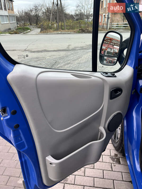 Микроавтобус грузовой (до 3,5т) Renault Trafic 2006 в Полонном фото 21 Микроавтобус грузовой (до 3,5т) Renault Trafic 2006 в Полонном