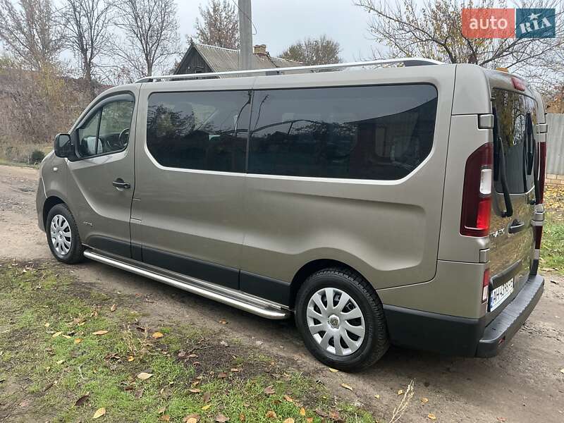 Минивэн Renault Trafic 2015 в Киеве