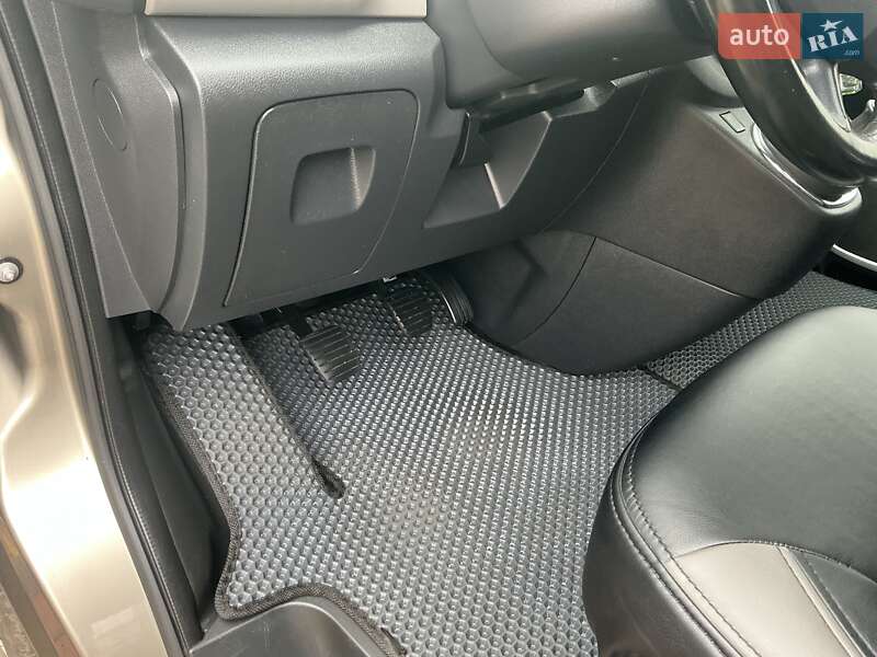 Минивэн Renault Trafic 2015 в Киеве