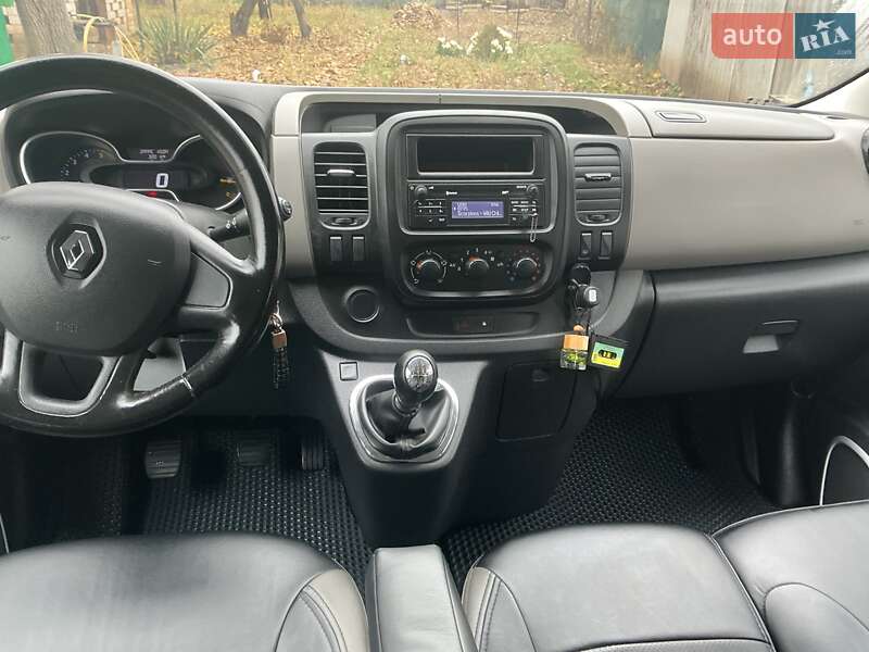 Минивэн Renault Trafic 2015 в Киеве