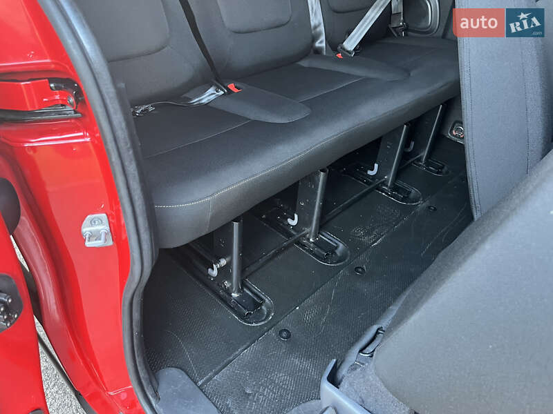 Грузопассажирский фургон Renault Trafic 2016 в Ковеле фото 22 Грузопассажирский фургон Renault Trafic 2016 в Ковеле