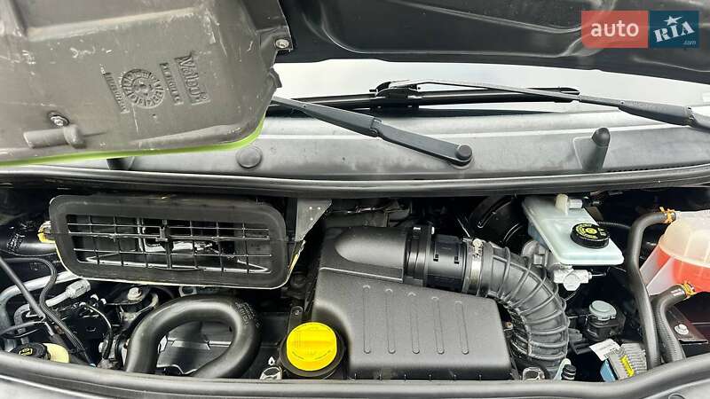 Мінівен Renault Trafic 2011 в Дубні фото 20 Мінівен Renault Trafic 2011 в Дубні