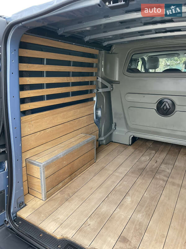 Минивэн Renault Trafic 2012 в Дубно