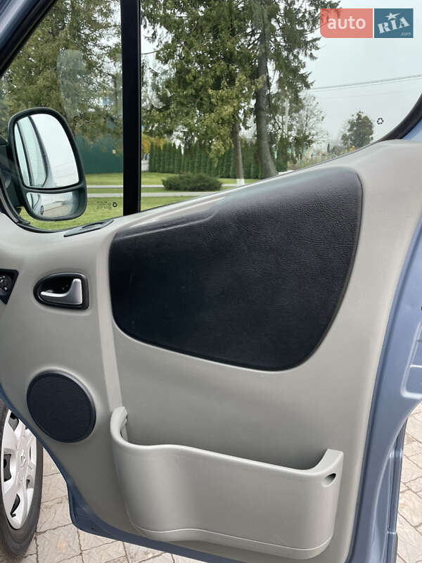 Минивэн Renault Trafic 2012 в Дубно