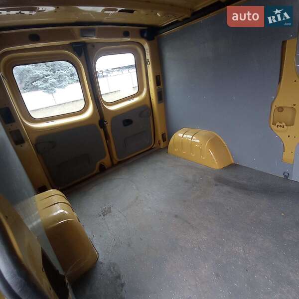 Грузовой фургон Renault Trafic 2005 в Виннице