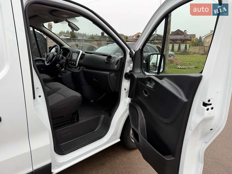 Вантажний фургон Renault Trafic 2020 в Житомирі