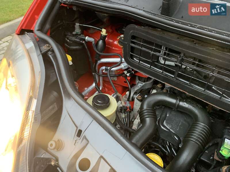 Минивэн Renault Trafic 2007 в Ровно