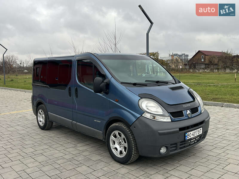 Мінівен Renault Trafic 2005 в Здолбуніві