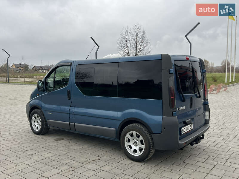 Мінівен Renault Trafic 2005 в Здолбуніві