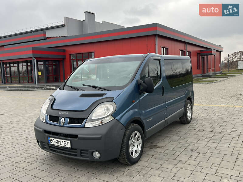 Мінівен Renault Trafic 2005 в Здолбуніві