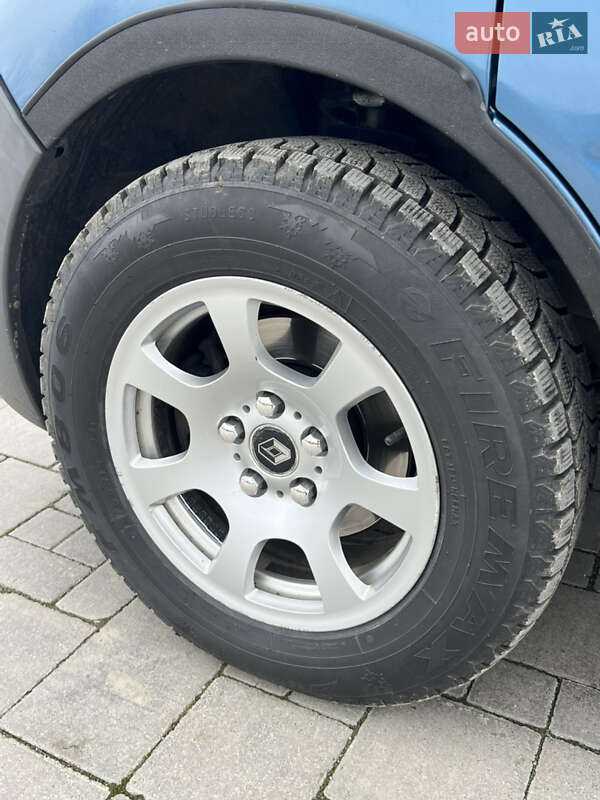 Мінівен Renault Trafic 2005 в Здолбуніві