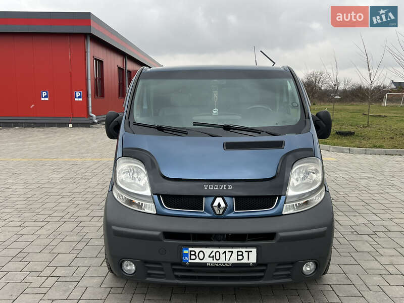 Мінівен Renault Trafic 2005 в Здолбуніві