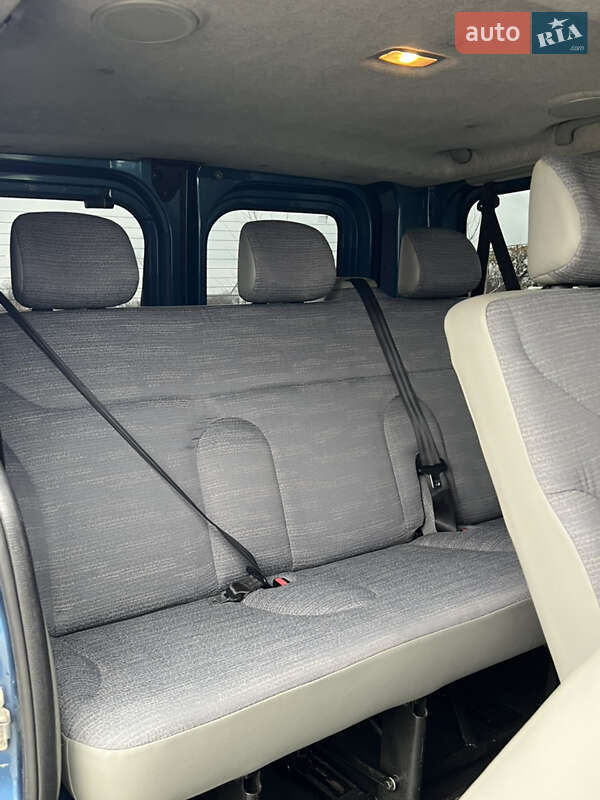 Мінівен Renault Trafic 2005 в Здолбуніві