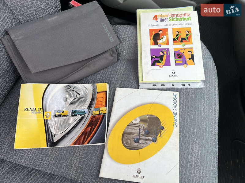 Мінівен Renault Trafic 2005 в Здолбуніві