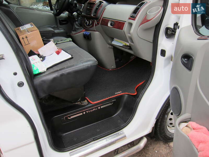 Минивэн Renault Trafic 2004 в Чернигове