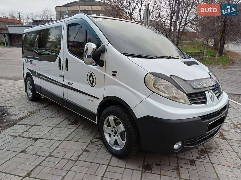 Минивэн Renault Trafic 2008 в Каменском