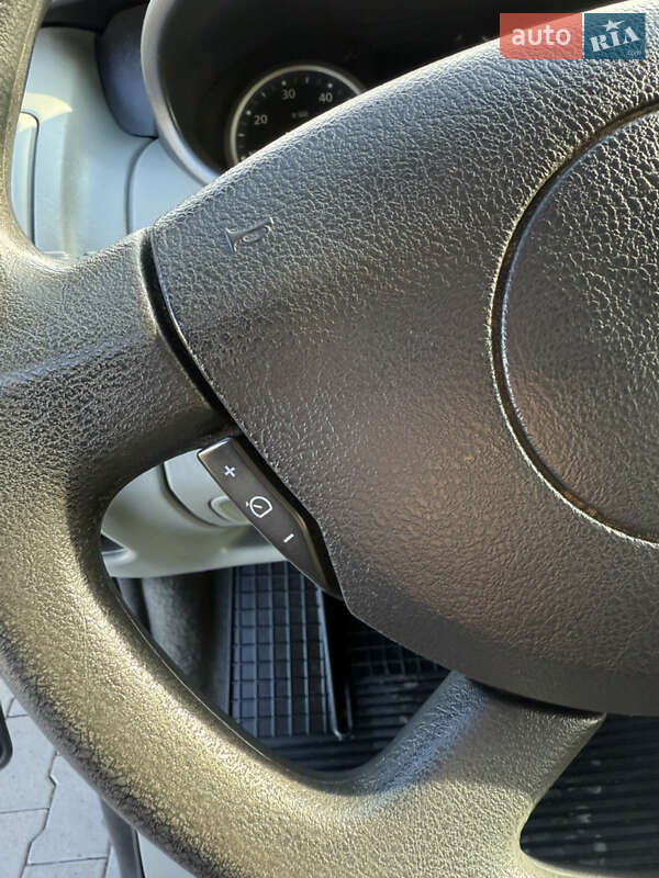 Минивэн Renault Trafic 2011 в Измаиле фото 27 Минивэн Renault Trafic 2011 в Измаиле