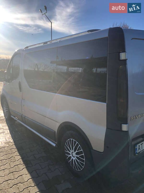 Минивэн Renault Trafic 2003 в Косове фото 6 Минивэн Renault Trafic 2003 в Косове