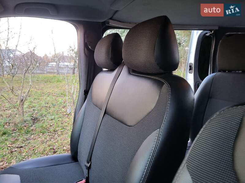 Минивэн Renault Trafic 2007 в Хмельницком фото 57 Минивэн Renault Trafic 2007 в Хмельницком