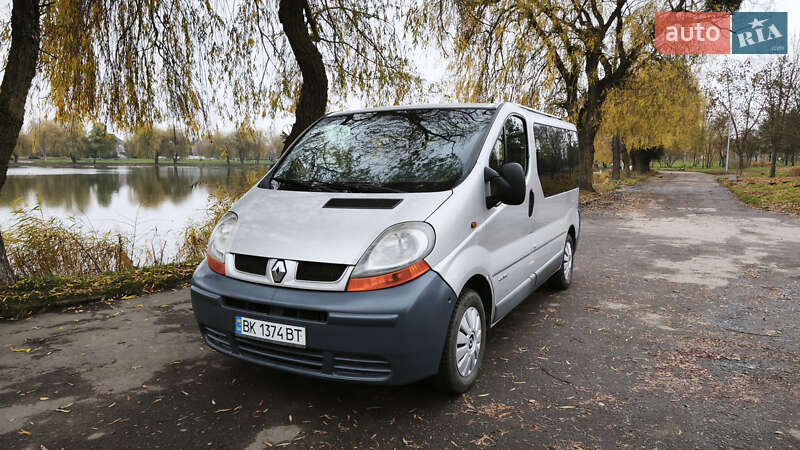 Минивэн Renault Trafic 2006 в Ровно