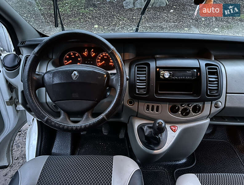 Минивэн Renault Trafic 2005 в Хмельнике фото 13 Минивэн Renault Trafic 2005 в Хмельнике