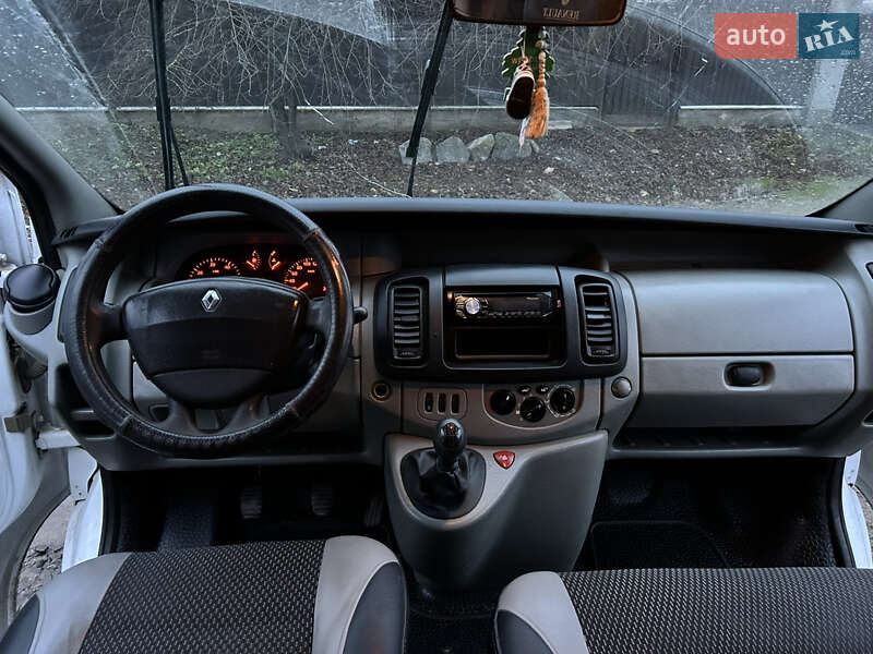 Минивэн Renault Trafic 2005 в Хмельнике фото 14 Минивэн Renault Trafic 2005 в Хмельнике