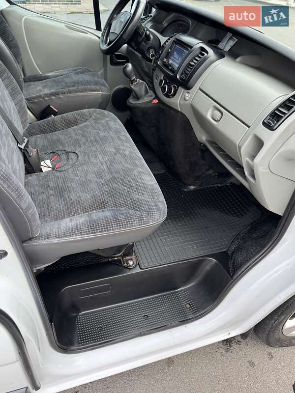 Минивэн Renault Trafic 2007 в Черновцах фото 12 Минивэн Renault Trafic 2007 в Черновцах