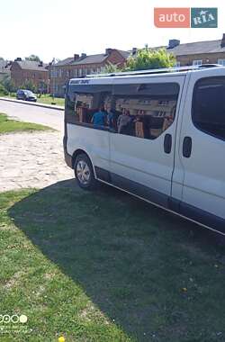 Грузопассажирский фургон Renault Trafic 2004 в Львове