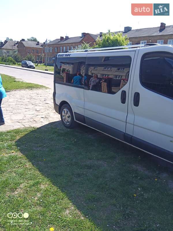 Грузопассажирский фургон Renault Trafic 2004 в Львове фото Грузопассажирский фургон Renault Trafic 2004 в Львове