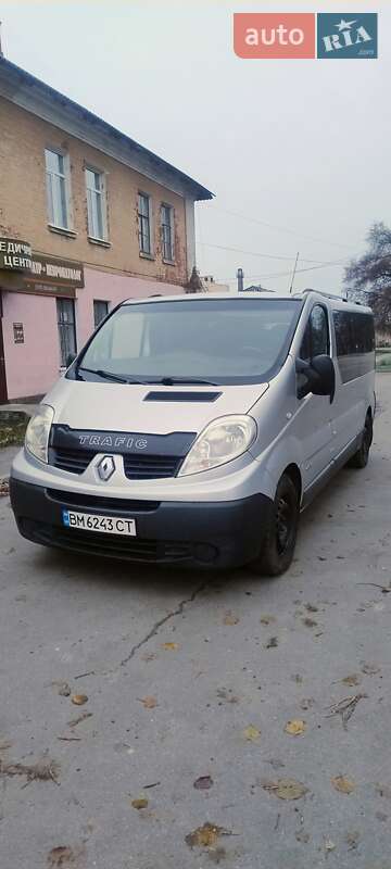 Минивэн Renault Trafic 2011 в Ромнах