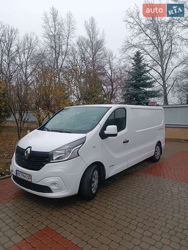 Грузовой фургон Renault Trafic 2017 в Изюме