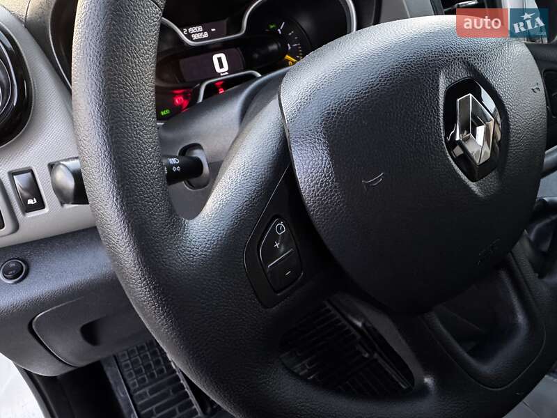 Минивэн Renault Trafic 2016 в Хмельницком