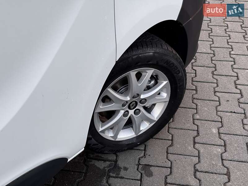 Минивэн Renault Trafic 2016 в Хмельницком