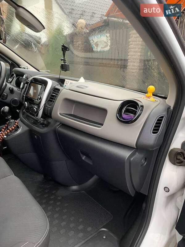 Другие грузовики Renault Trafic 2017 в Гостомеле